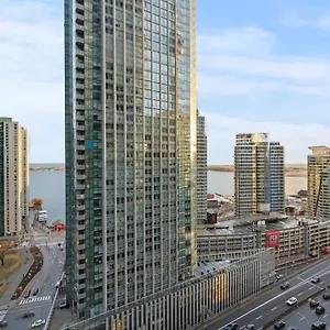 Apartment Away From Canada