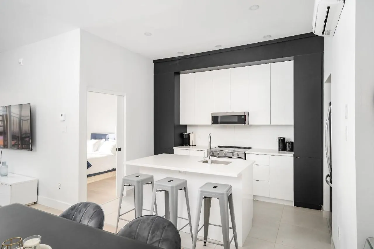 Bakan - The S&D Hotel Montreal