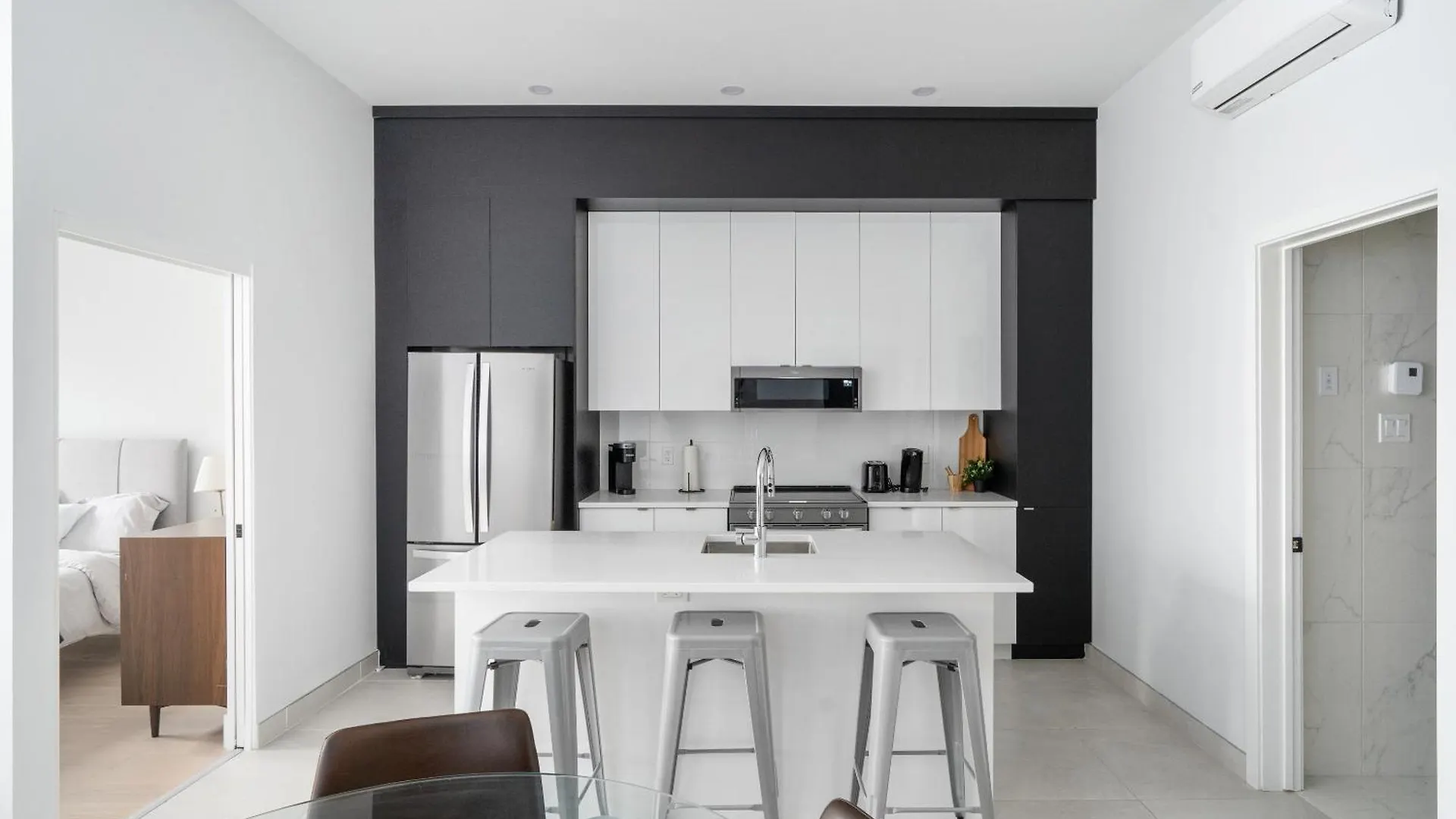 Apartment Bakan - The S&D Hotel Montreal Canada