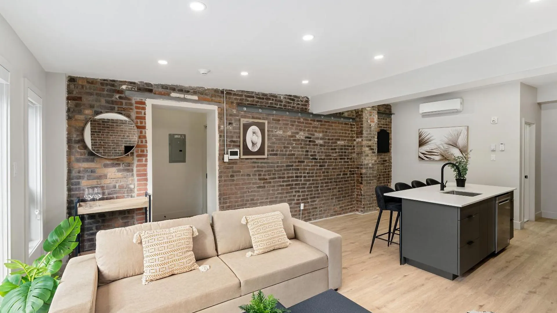 Bakan - The S&D Hotel Montreal